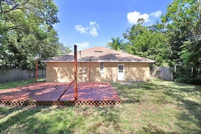 Building Photo - 1131 Dogwood Ave