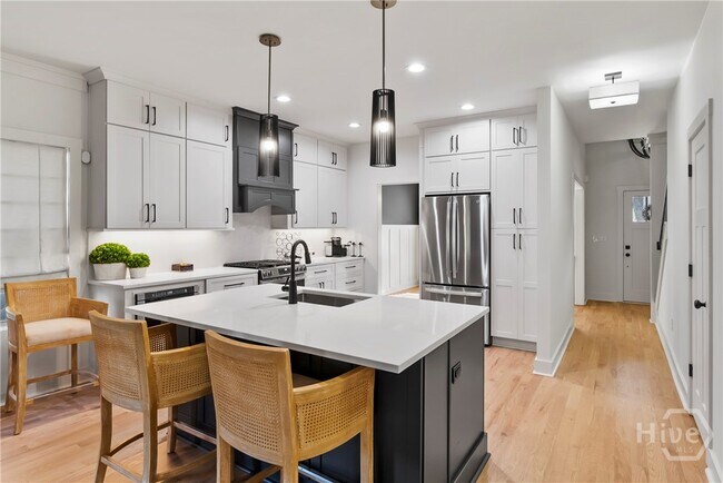 Building Photo - 1060 Cobblestone Ln