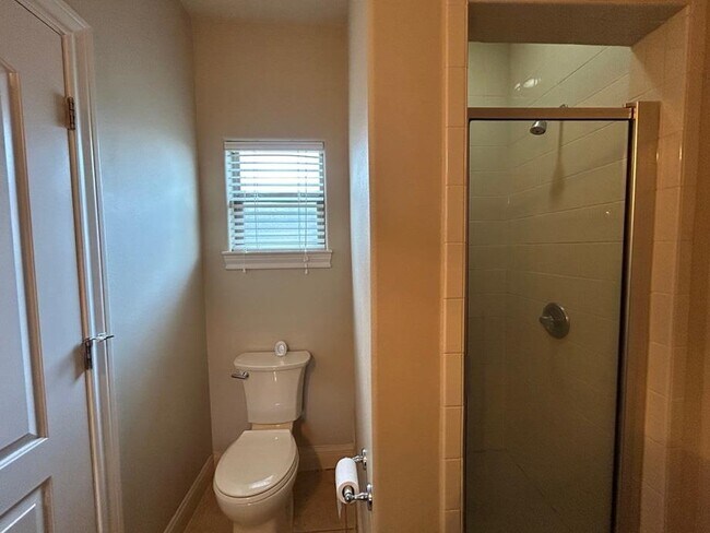 Building Photo - 3335 Hagen Lp