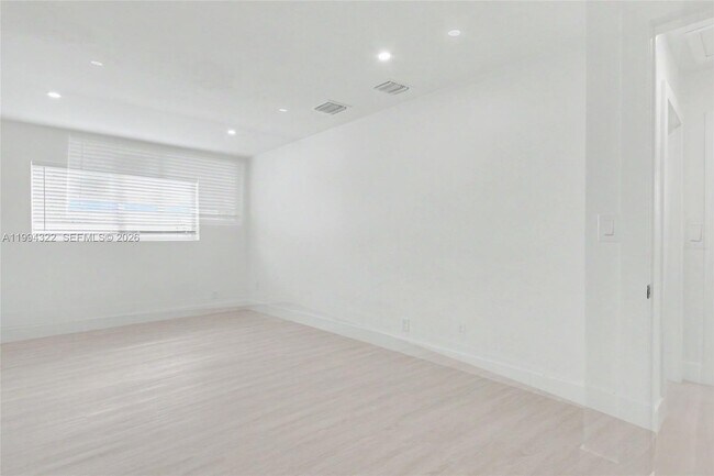 Building Photo - 55 SW 13th St