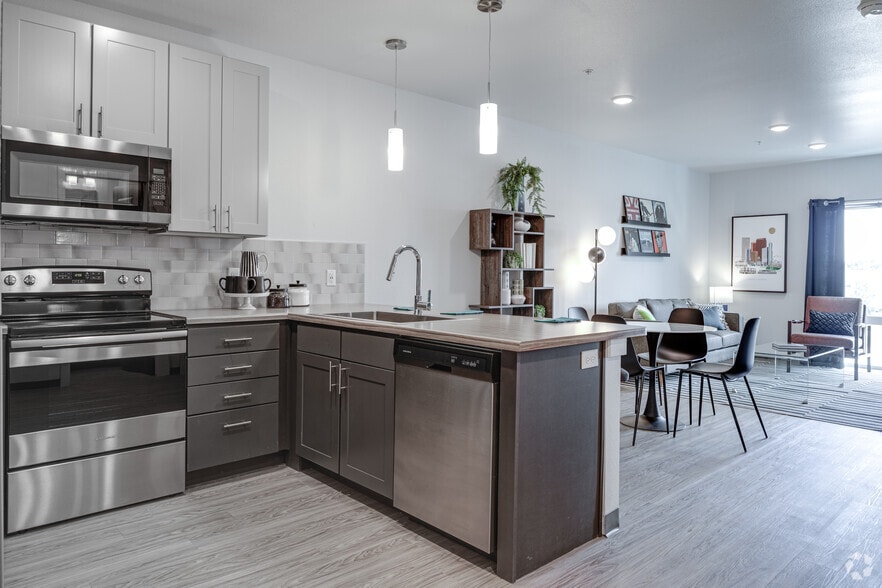 1BR, 1BA - 715SF - The Overland