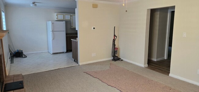 Building Photo - Cute 2 Bed 1 Bath in Springville