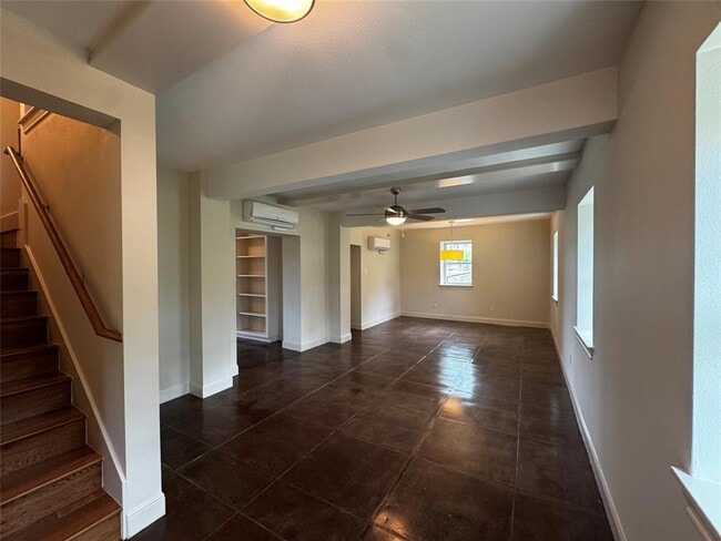 Building Photo - 1216 W 22nd St