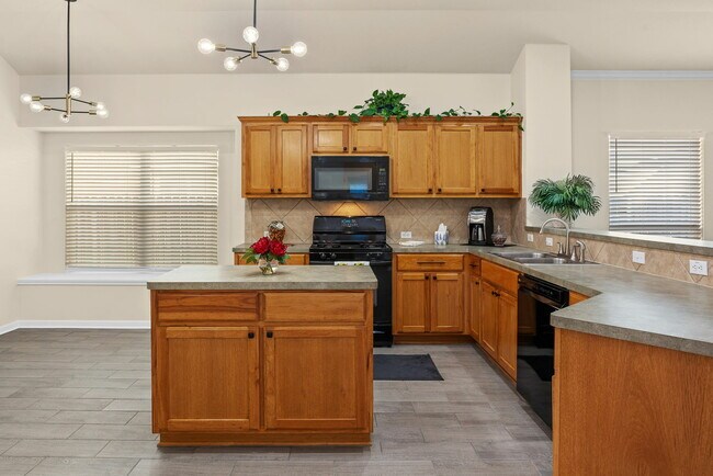 Building Photo - 313 Greenside Ln