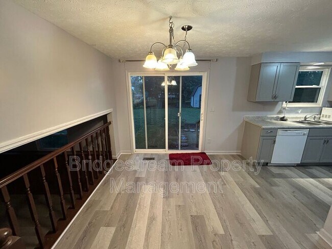 Building Photo - 1381 Firethorne Dr