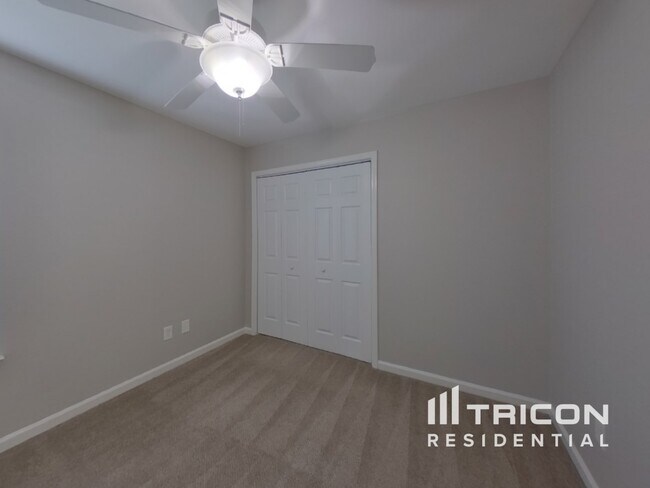 Building Photo - 420 Hedge Grove Ln