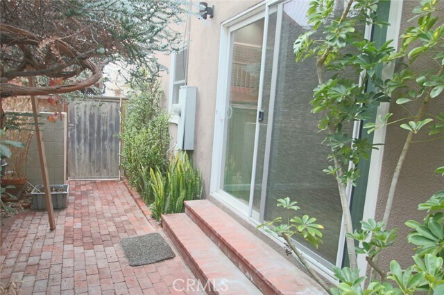 Building Photo - 126 8th St