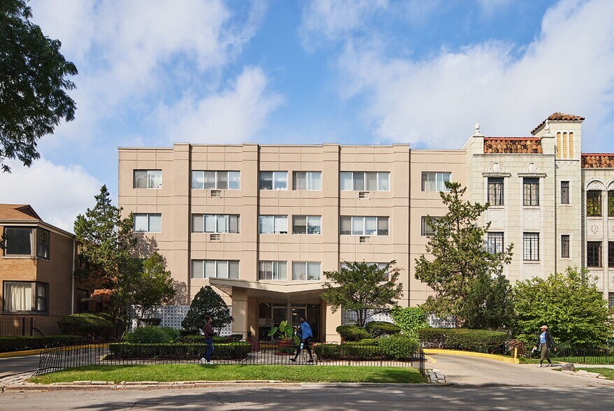 Building Photo - 7300 N Ridge Blvd