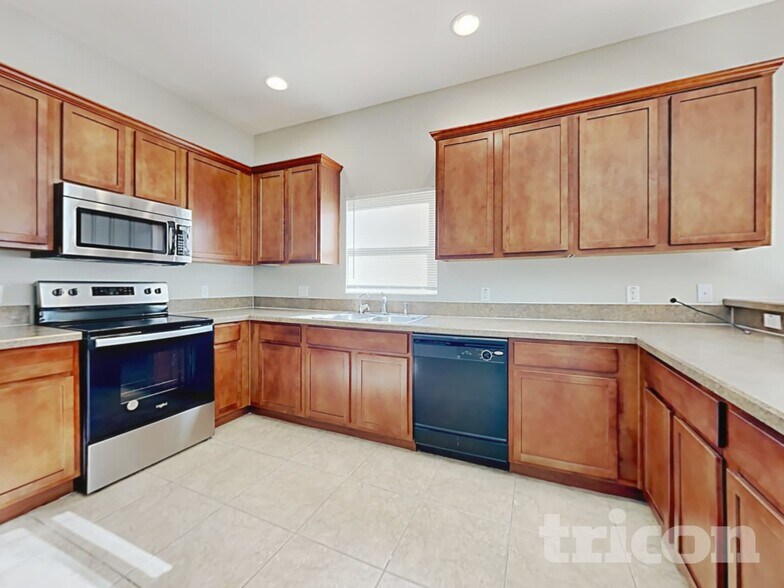 Building Photo - 10763 Carloway Hills Dr