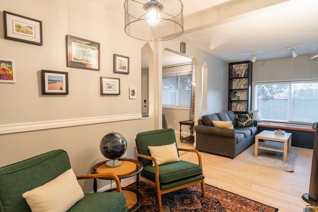 Building Photo - 4106 NE Senate St