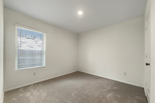 Building Photo - 16418 Monte Sinai Dr