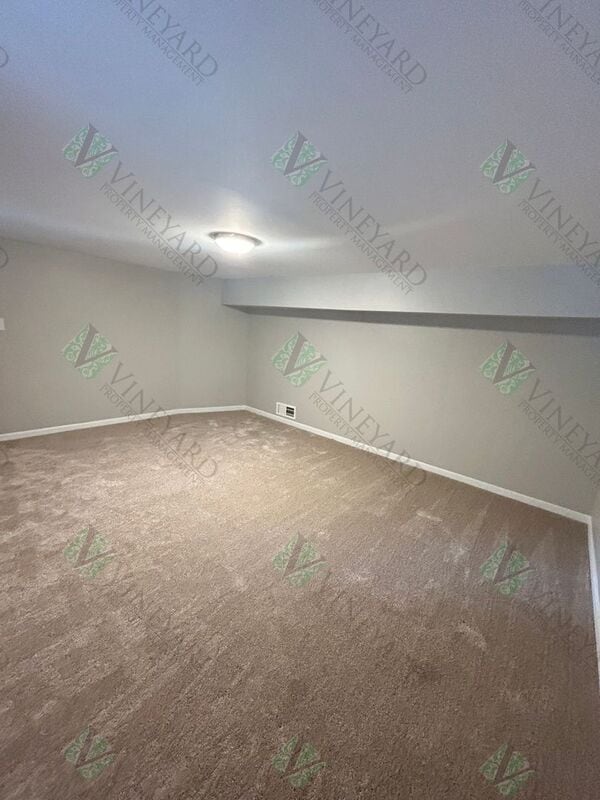 Building Photo - 993 Walnut Cir SW