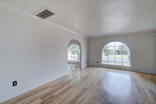 Building Photo - Ask About Our Half Off Special!!  Spacious...