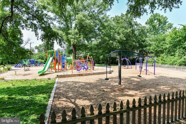 Building Photo - 261 Gundry Dr