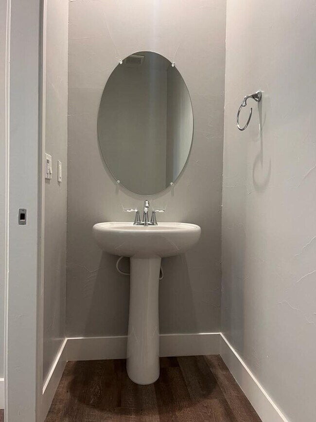 Building Photo - 1010 Mud Pie Ln