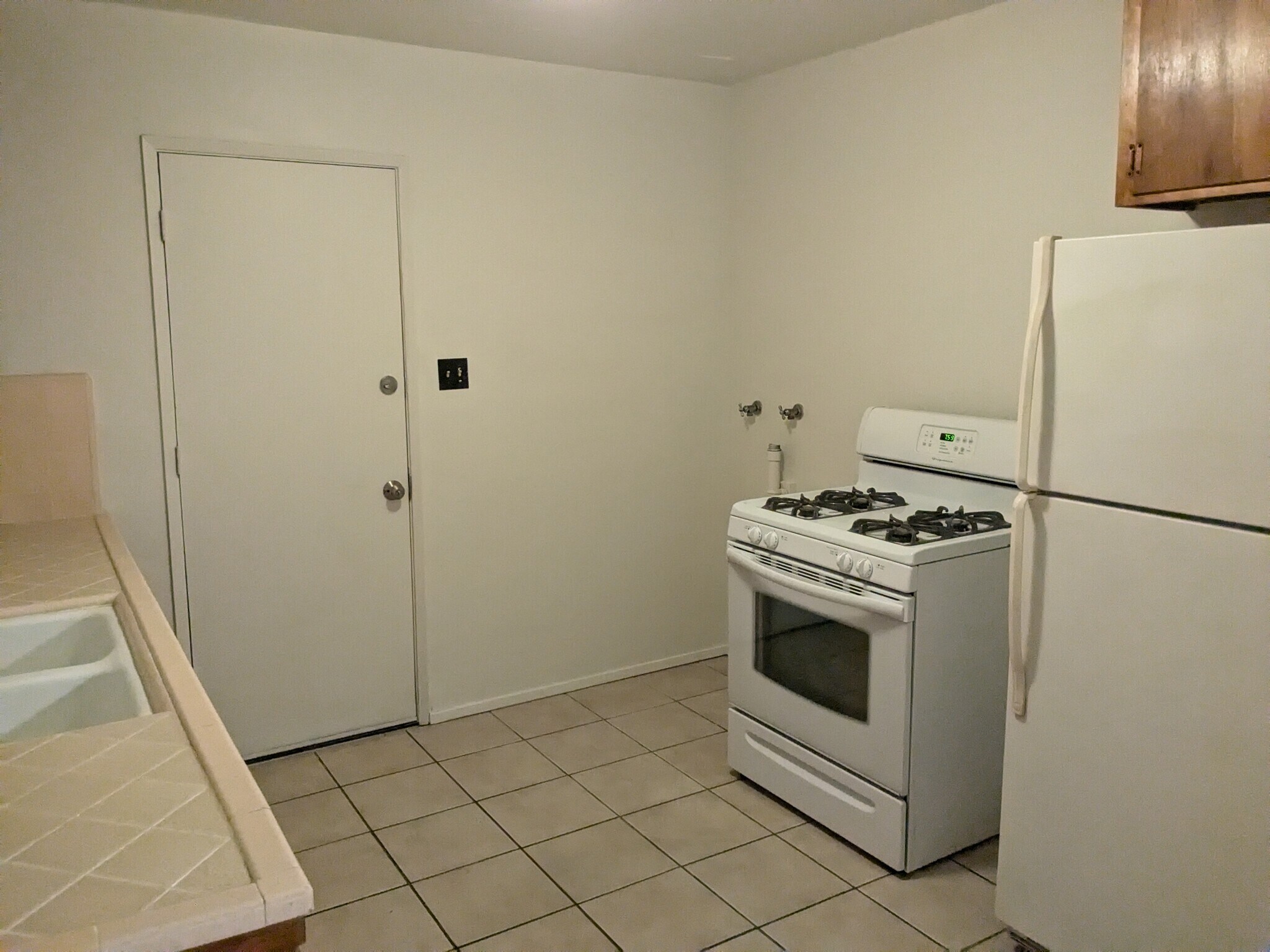 Building Photo - 418 Real Rd