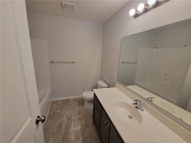 Building Photo - Modern 4-Bed Home with Open Layout, 3-Car ...