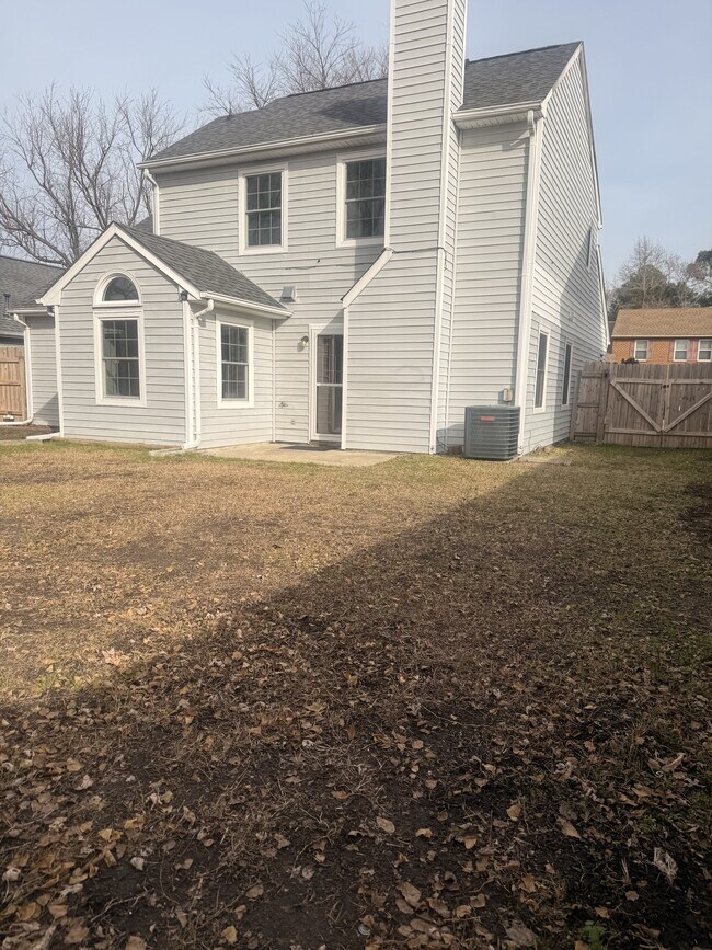 Building Photo - 1949 Arlington Arch Dr