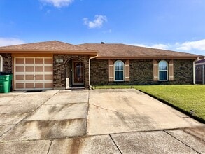 Building Photo - 1501 Somerset Pl