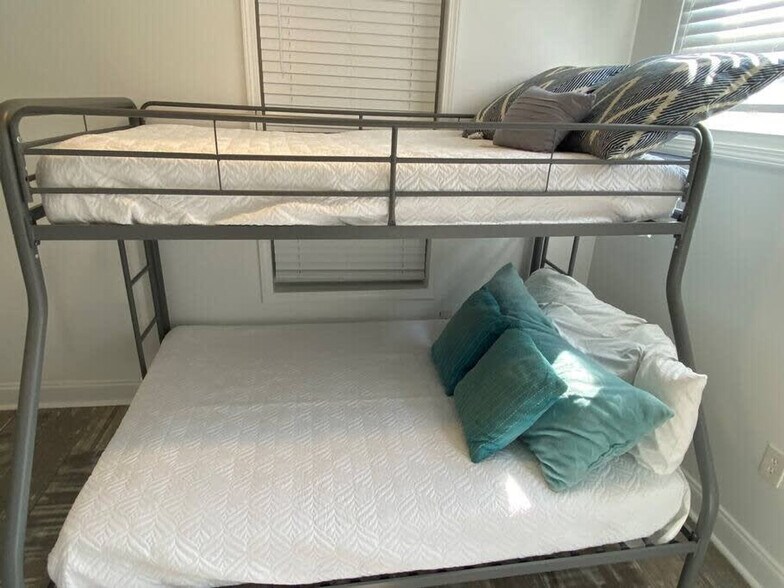 Building Photo - 1133 Reverend John Raphael Jr Way