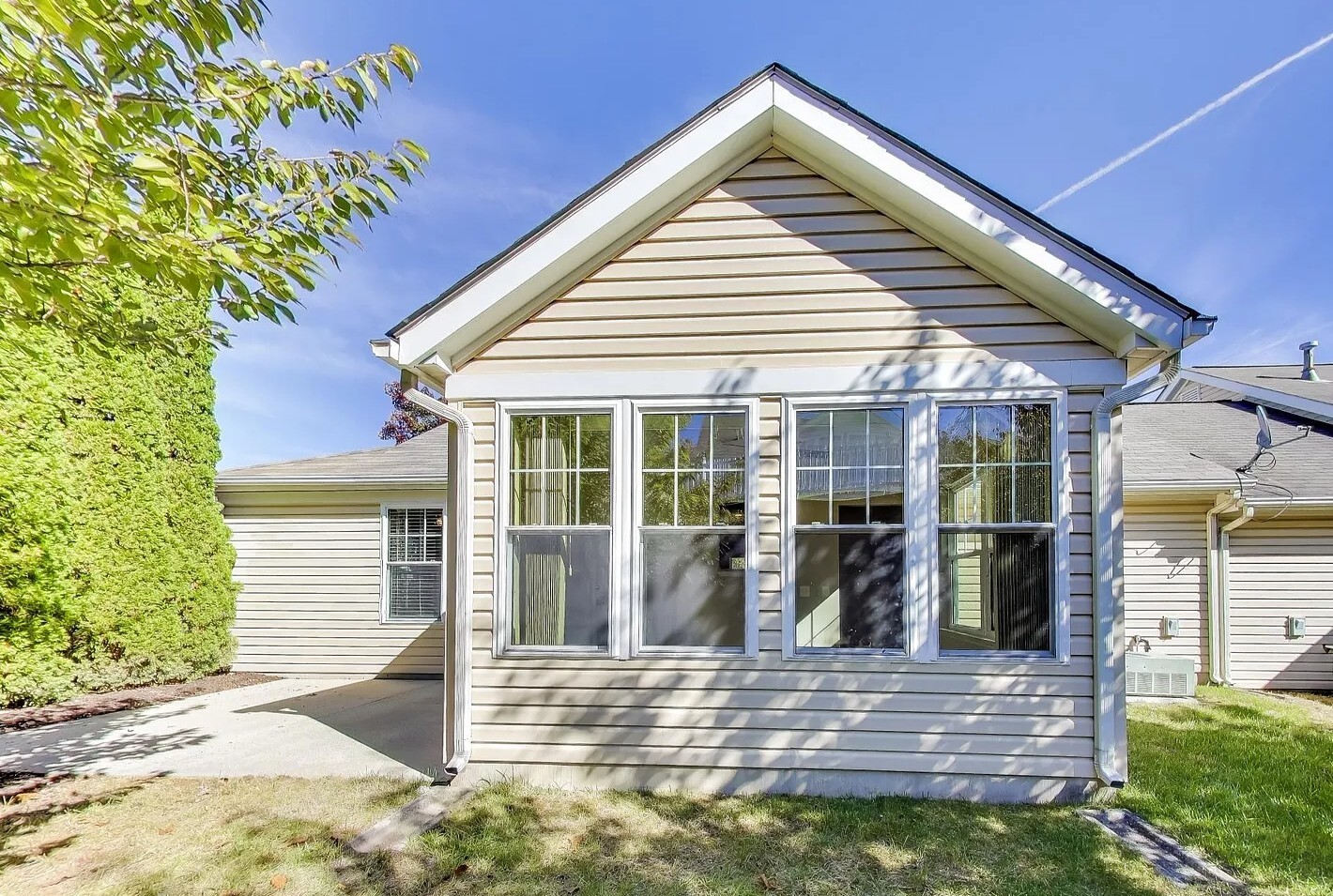 Rear Sunroom/Patio - 902 Parade Ln