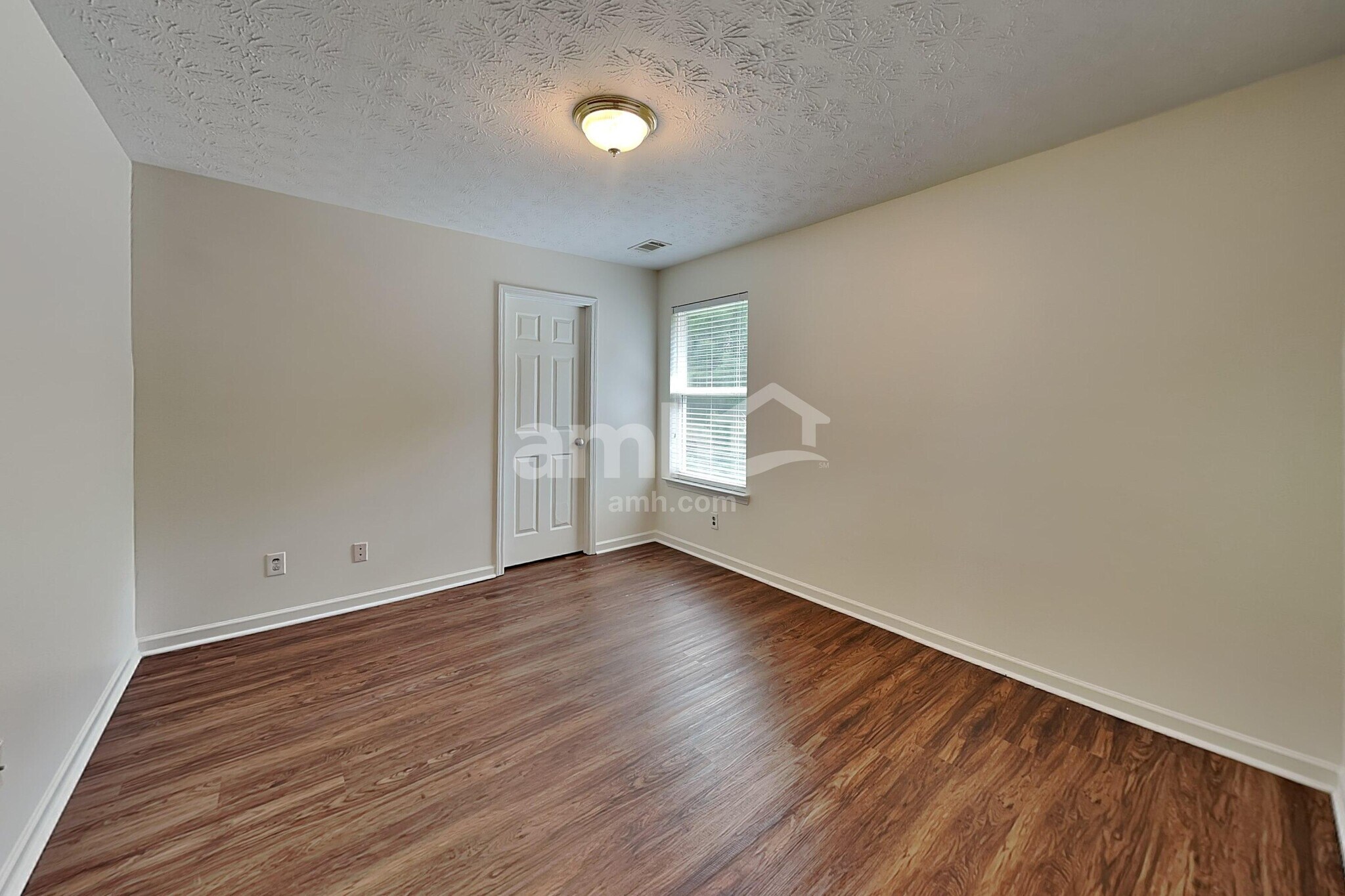 Building Photo - 2641 Farmstead Ct