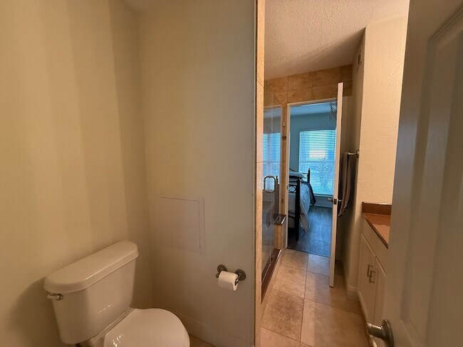 Building Photo - 3506 Cove View Blvd