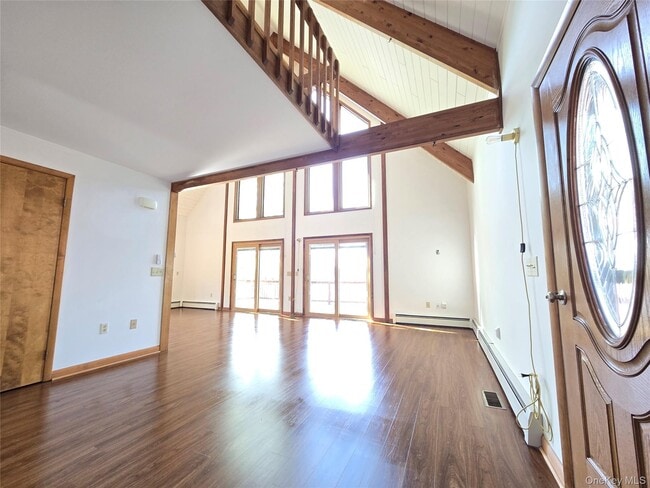 Building Photo - 36 Ten Broeck Ln