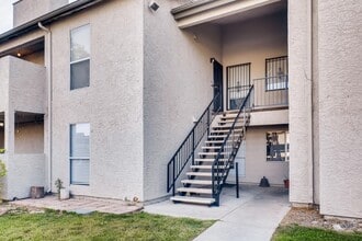 Building Photo - 2 Bedroom CONDO at a GREAT PRICE!