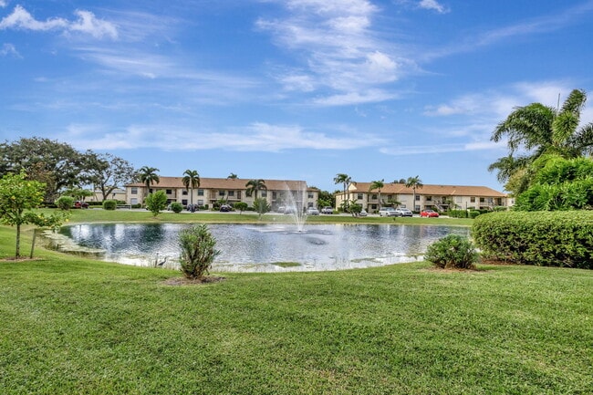 Building Photo - 202 Pinecrest Cir