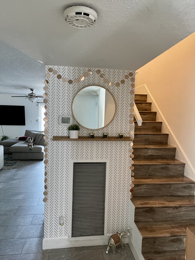 Building Photo - 6843 NW 29th Ave