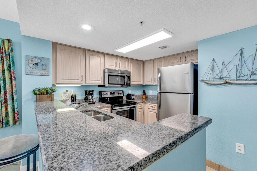 Building Photo - 1700 N Ocean Blvd