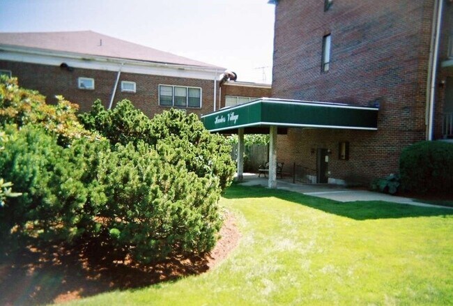 Building Photo - 1186 Worcester Rd