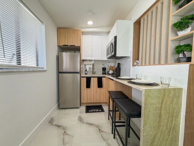 Building Photo - 2321 NW 114th Terrace