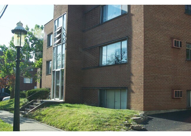 Building Photo - Shiloh 331