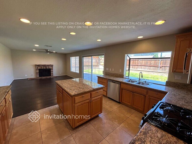 Building Photo - 4811 Cocina Ln