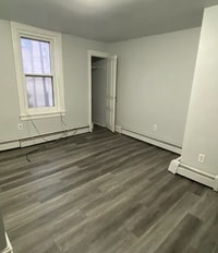 Building Photo - 339 King St