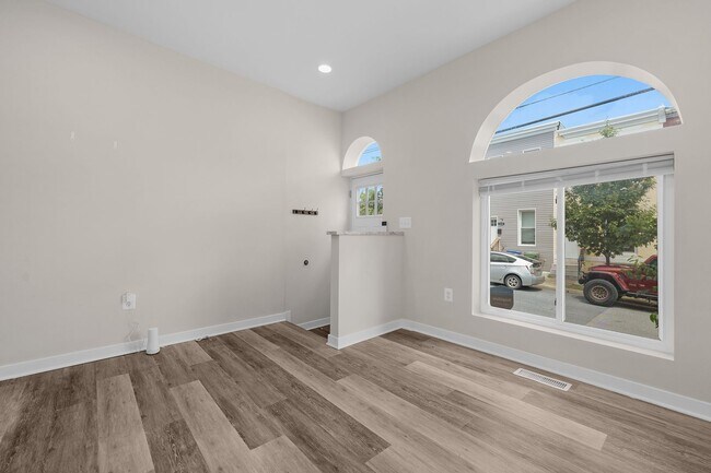 Building Photo - 517 E 27th St