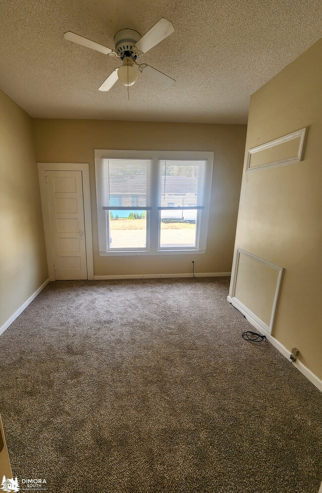 Building Photo - 501 S Presley St