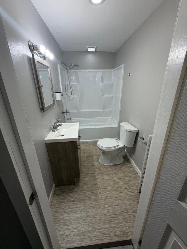 Building Photo - 127 Liverpool Ave