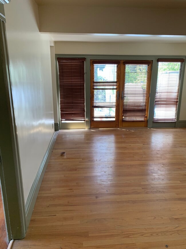 Building Photo - 1308 Oxford St