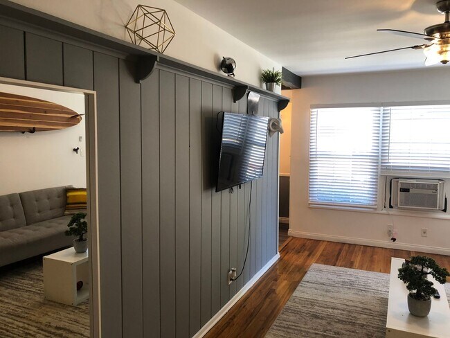 Building Photo - 12427 Chandler Blvd