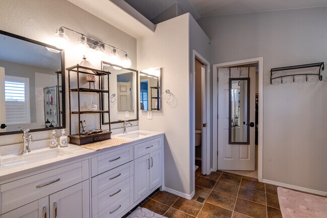 Building Photo - 5613 Bridlespur Ridge Pl