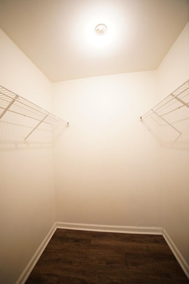 Building Photo - 2555 Chateau Ln