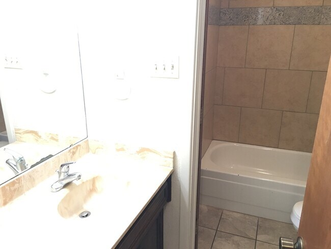 Building Photo - 9807 Memphis Ave