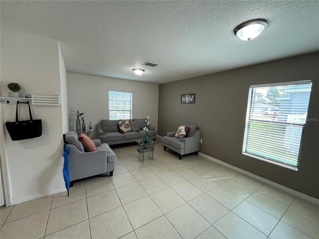 Building Photo - 2121 Hibiscus Pl
