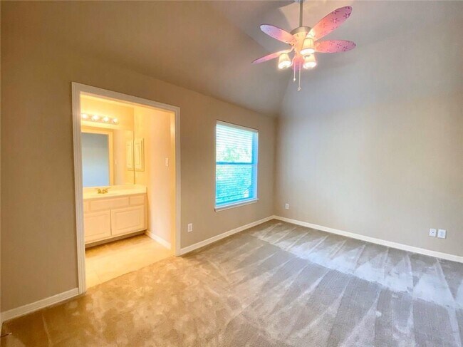 Building Photo - 2806 Cool River Loop