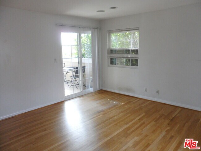 Building Photo - 12566 Woodbine St