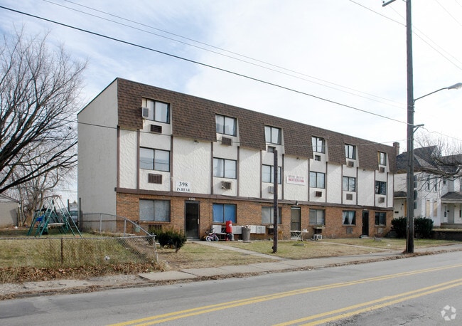 Building Photo - 398-404 S Central Ave