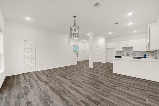 Building Photo - 8628 Scott St